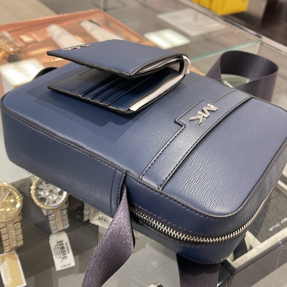 Michael Kors Cooper Flight Crossbody Bag & MK Cooper Billfold Wallet
NWT - Picture 10 of 16